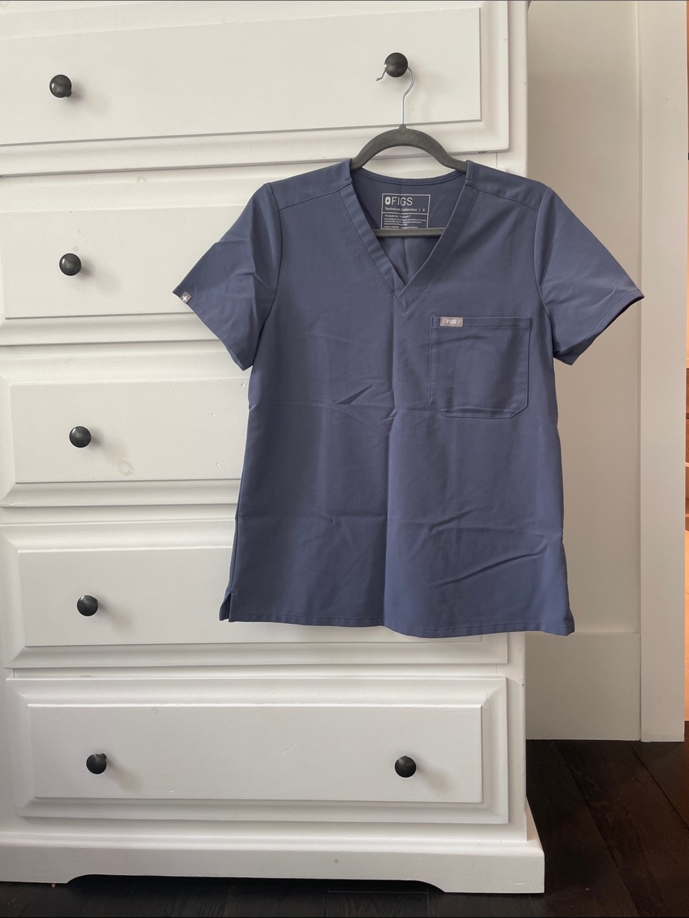 FIGS Women’s Catarina Scrub Top in Space Navy